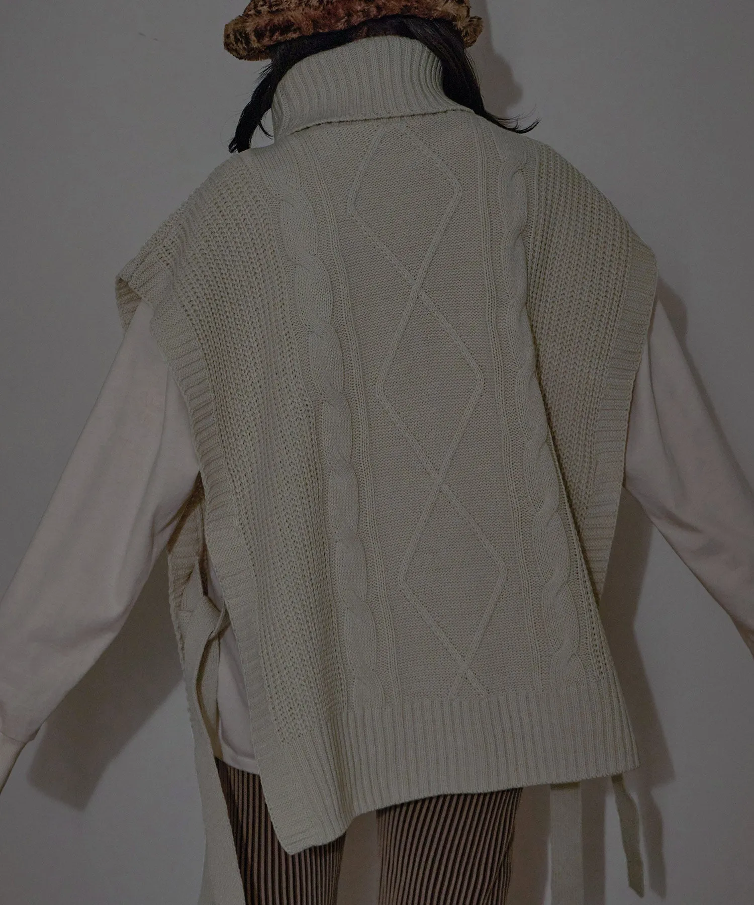 Turtleneck Knit Vest